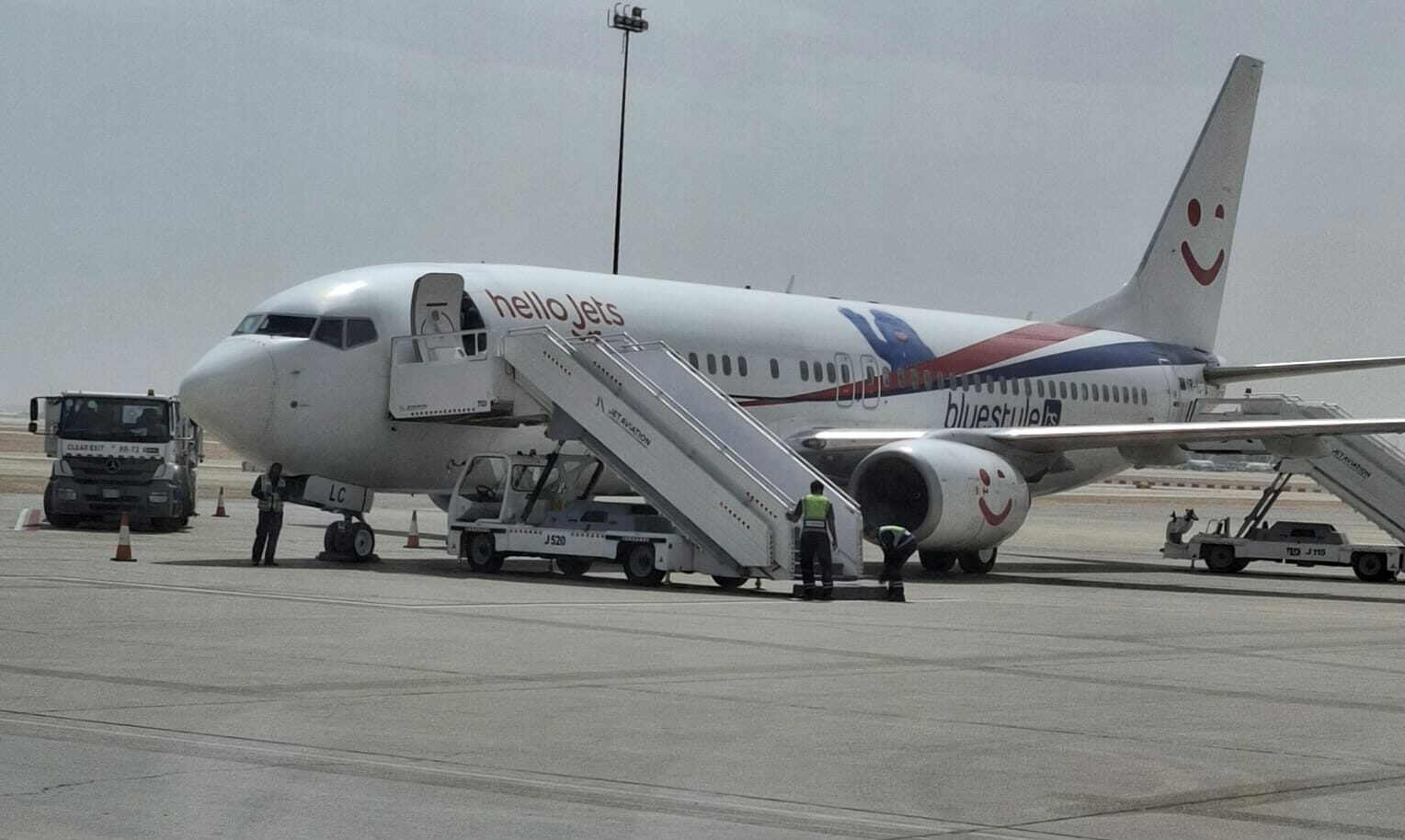 Peste 1.500 de români au fost evacuați în siguranță din zonele aflate sub focul conflictului din Orientul Mijlociu, în ultimele săptămâni, printr-o serie de zboruri speciale și operațiuni de repatriere organizate de Ministerul Afacerilor Externe (MAE)