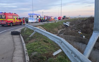 Accident aproape de centura Satu Mare: doi răniți grav încarcerați