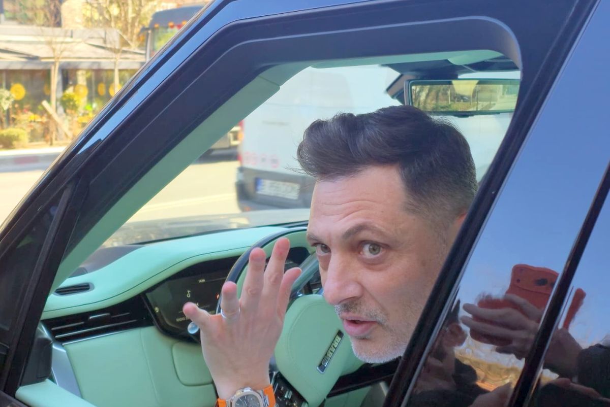 Mirel Rădoi, pe ultima sută de metri la FCSB: acord pentru o colaborare pe termen scurt și oferta de plecare în vară După anunțul oficial făcut de Gigi Becali cu privire la încheierea unui acord cu Mirel Rădoi pentru postul de antrenor principal, cele mai recente evoluții sugerează că acesta va conduce echipa doar pe durata sezonului curent, apoi va pleca