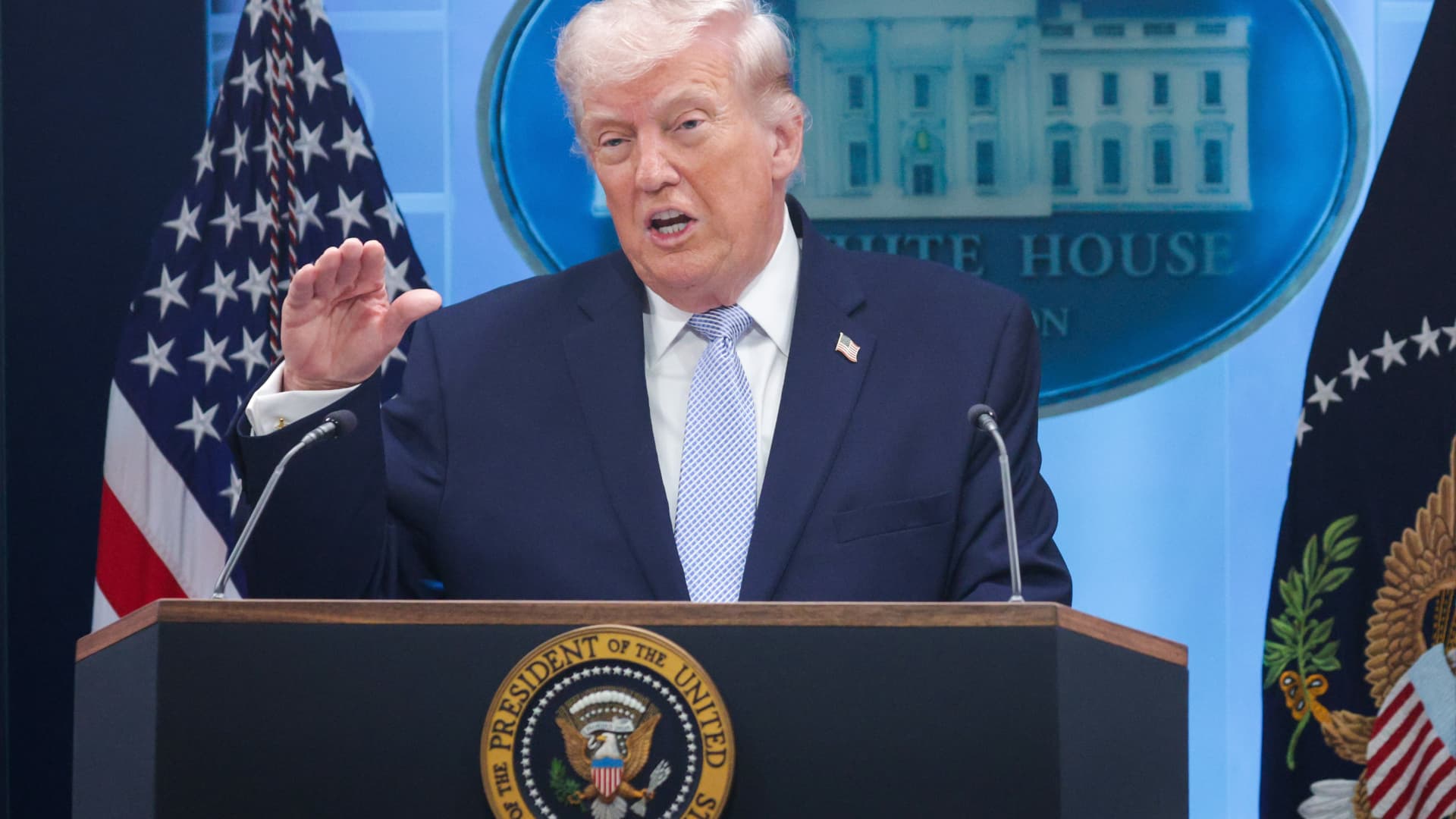 PAKISTAN cere o pauză de două săptămâni în conflictul dintre Iran și SUA, pe fondul amenințărilor lui Donald Trump Premierul pakistanez Shehbaz Sharif a solicitat, marți, fostului președinte american Donald Trump o amânare de două săptămâni a ultimatumului său adresat Iranului