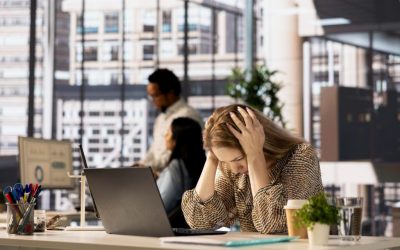 Presiunea la locul de muncă și epuizarea profesională pot conduce la obținerea unui concediu medical, conform legislației românești