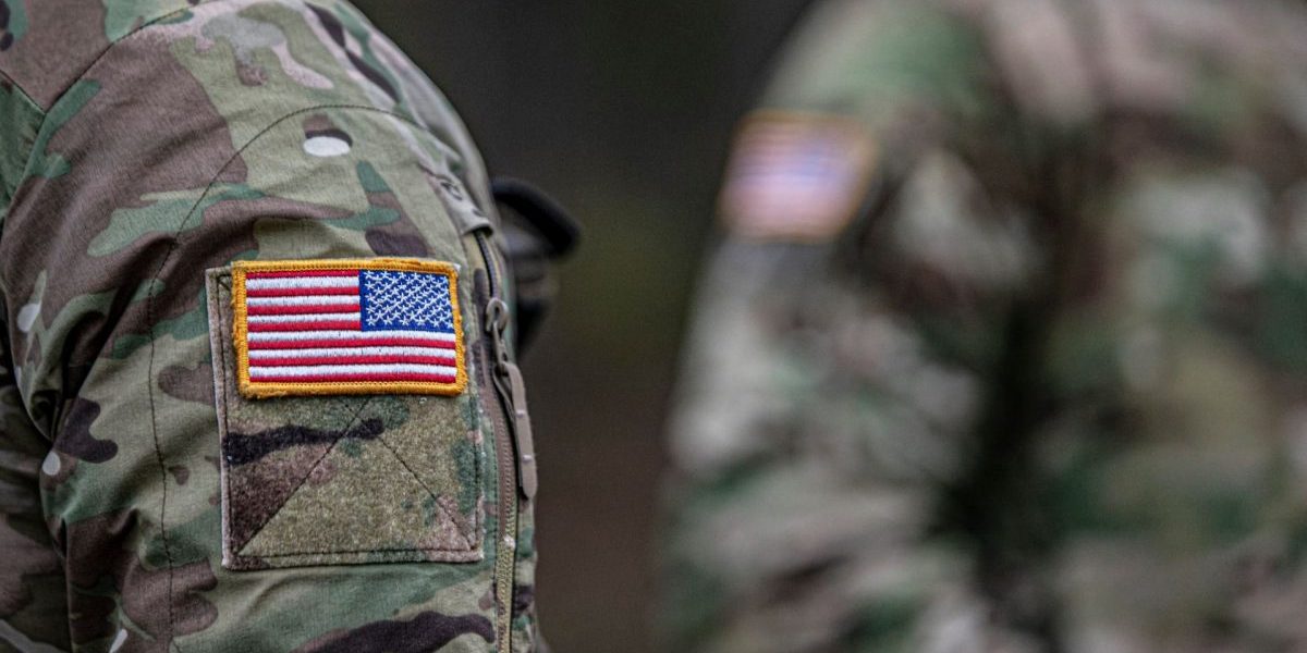 Un grup de 16 foști ambasadori ai SUA avertizează asupra pericolului ieșirii din NATO Un grup format din 16 foști ambasadori ai Statelor Unite a lansat o scrisoare deschisă adresată administrației Donald Trump, avertizând asupra riscurilor majore pe care le-ar presupune o ieșire din NATO