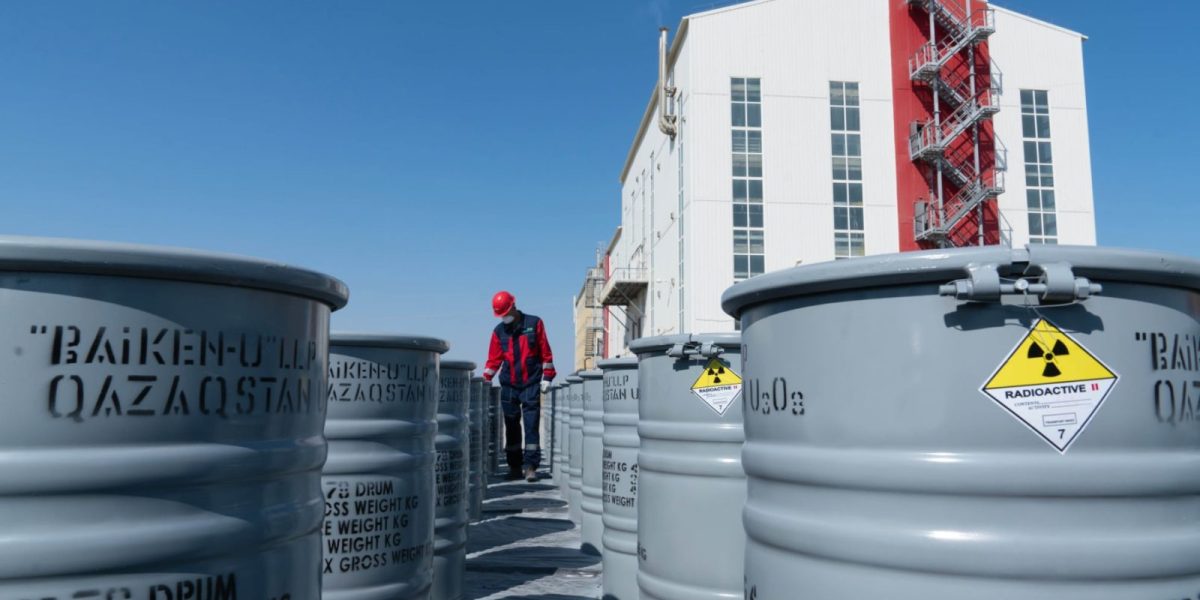 Șeful Organizației Iraniene pentru Energie Atomică, Mohammad ESLAMI, a exclus orice restricții la programul de îmbogățire a uraniului, o mișcare care vine înaintea discuțiilor programate în Pakistan