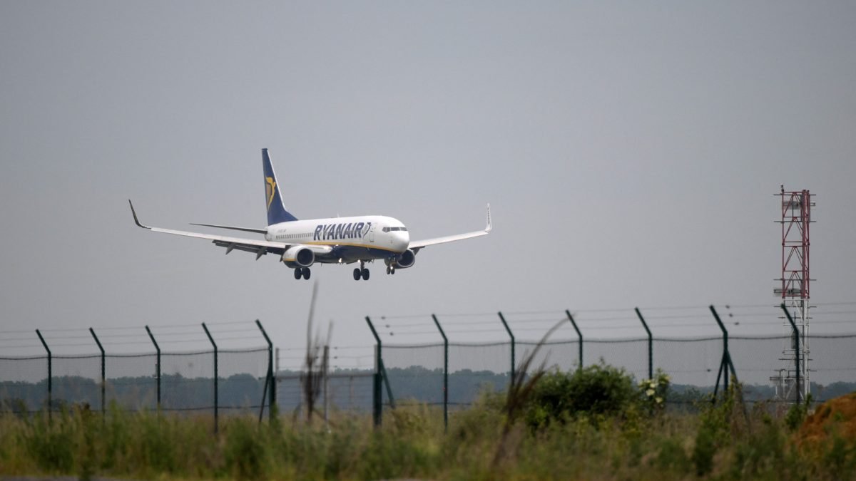 Europa, pe cale să oblige low cost-urile: Bagajul gratuit, istorie