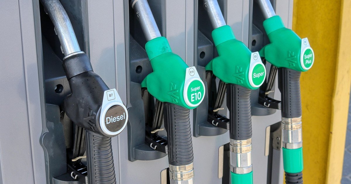 Un lanț de benzinării din România vinde sâmbătă motorina premium la un preț mai mic decât cea standard, situație neobișnuită în piața carburanților