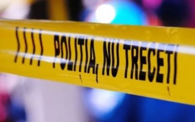 Un copil de 12 ani institualizat într-un apartament de tip familial din Pitești a murit luni, după ce a căzut de la etajul al patrulea al blocului în care locuia