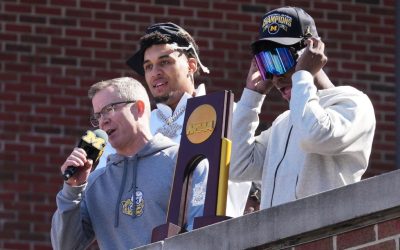 Michigan celebrează titlul cu fanii: „Trofeul e al vostru!“