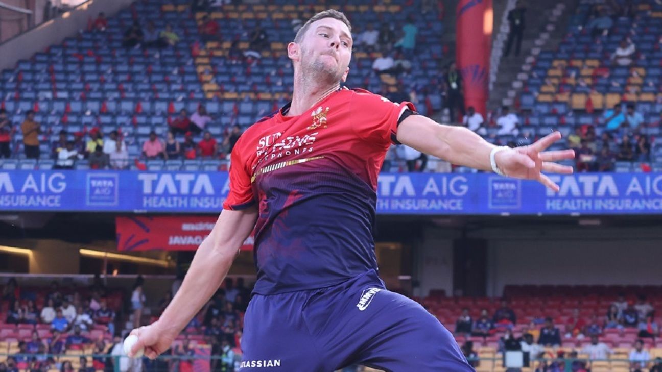 Hazlewood revine: Royals trimit RCB la bată într-un meci plouat