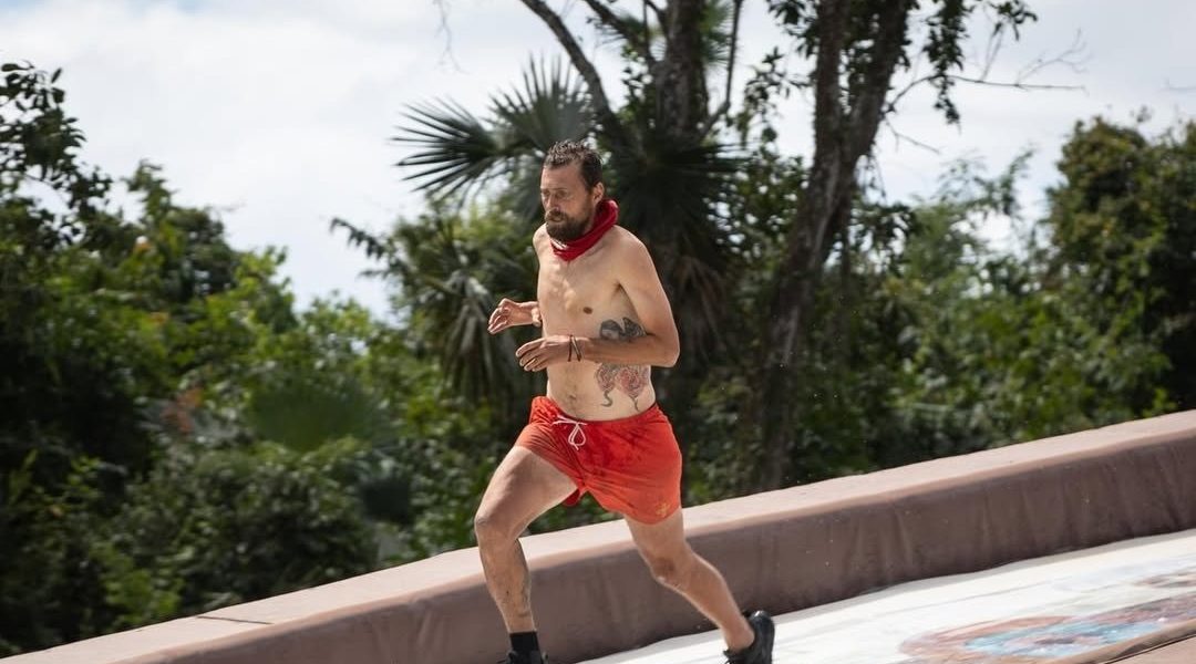 Gabi Tamaș pierde controlul la Survivor: Agresiuni și amenințări șocante la adresa staff-ului feminin!