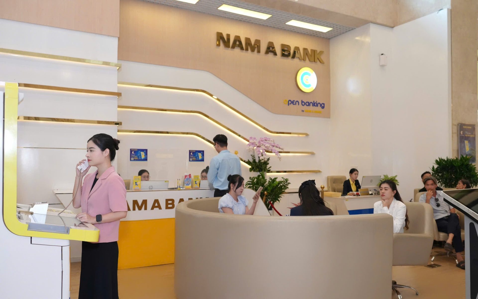 Banca Nam A reduce dobânzile cu până la 3% la credite