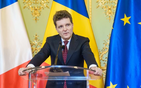 Nicușor Dan, despre „turbulențe politice”: Trebuie să menținem direcția pro-Occident