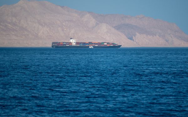 Trei petroliere iraniene sfidează BLOCADA SUA: Ormuz, traversat