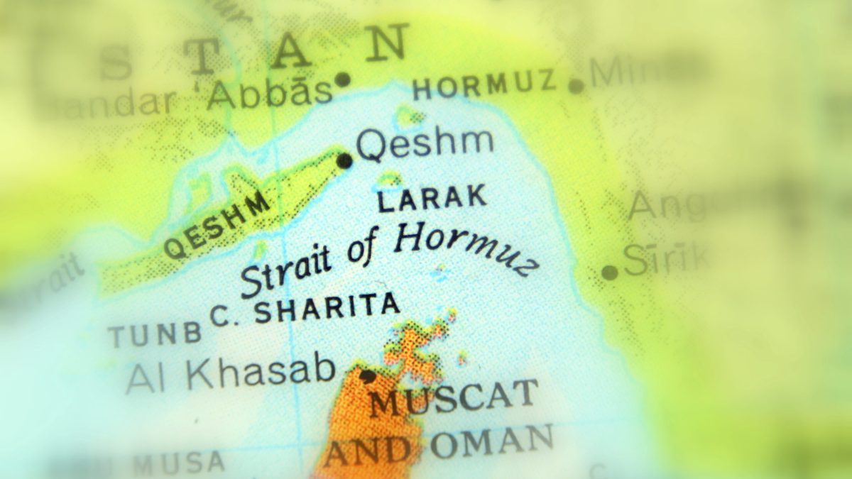 Iranul: Strâmtoarea Ormuz, „complet deschisă”, sfidare la adresa SUA? Blocada, incertă