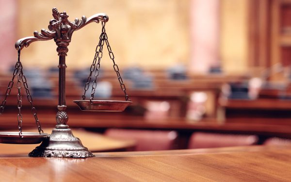 Afacerea "boarfelor": România s-a îmbogățit cu telefoane vechi și o coadă de sapă