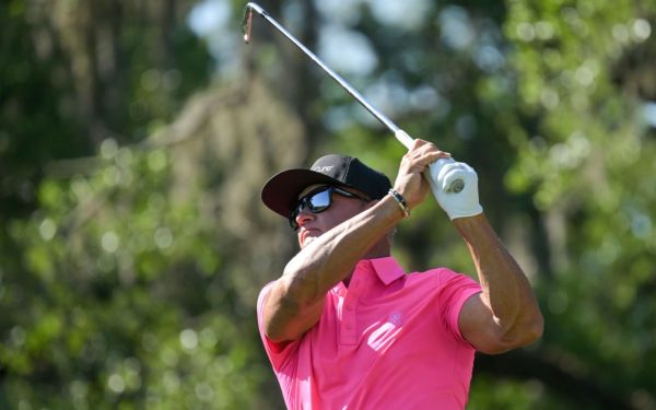 Brian Gay și Scott Hend conduc Senior PGA Championship