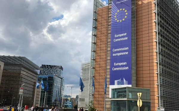 Comisia Europeană, plan anti-criză energetică: Ce face România pentru facturi mici