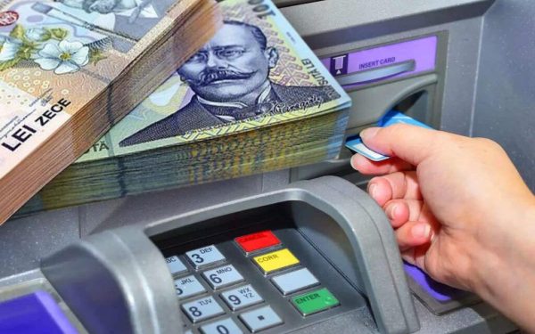 Pensionarii primesc până la 1.000 lei: Banii intră direct pe card