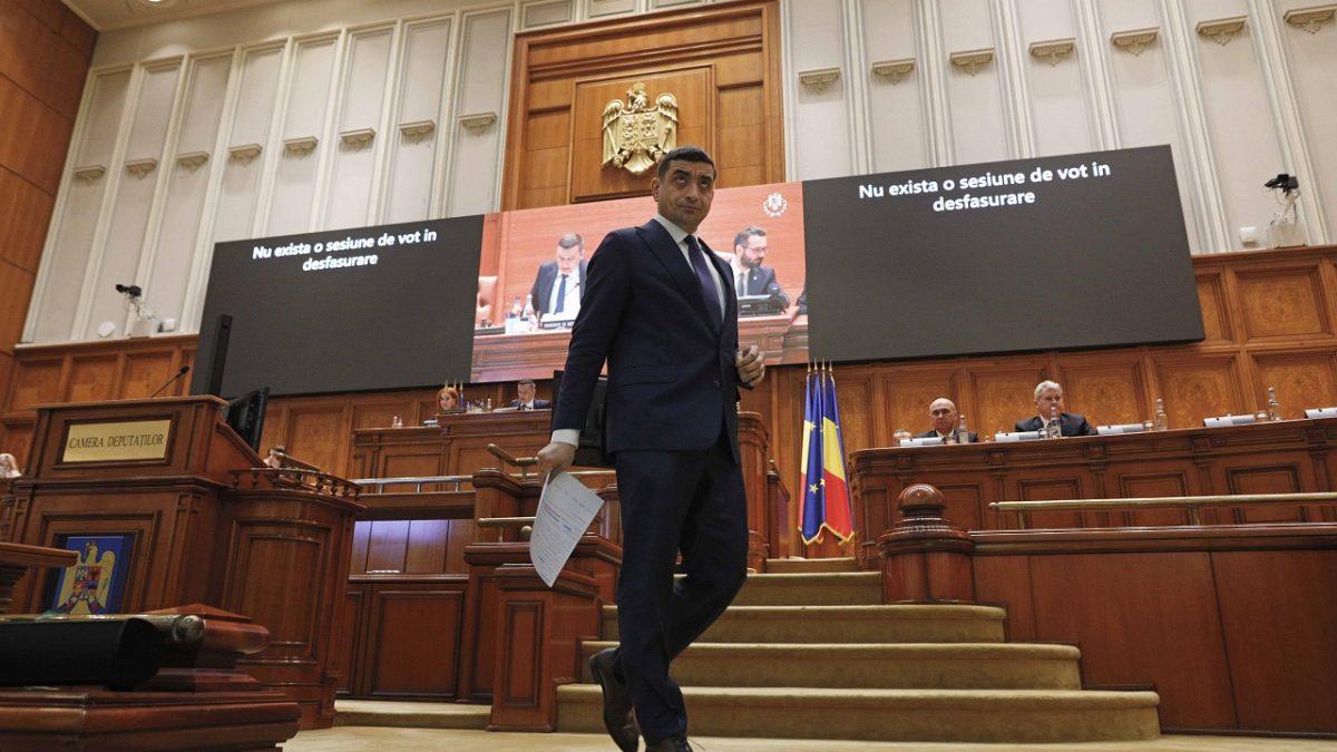 Simion, pretenții pentru negocieri: Votarea a trei legi, prima condiție