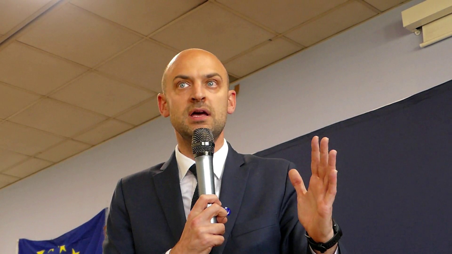 Franța și opoziția față de atacurile asupra infrastructurilor civile în Orientul Mijlociu Un oficial francez de rang înalt, Jean-Noel Barrot, a reafirmat poziția Franței față de eventualele atacuri asupra infrastructurilor civile din Orientul Mijlociu