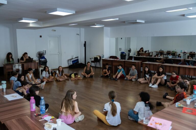 Opera Comică pentru Copii găzduiește din nou, în această vară, programul școlii de vară pentru copii, intitulat „Școala de Vară OCC 2026”