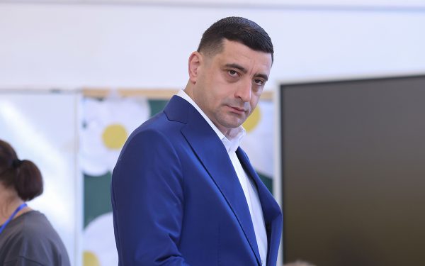 Simion, surpriză la Timișoara: Liderul AUR, la reuniunea PSD. Ce căuta acolo?