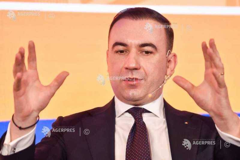 Ivan, despre ieșirea de la guvernare: Decizia aparține celor 5.000 de membri din PSD Ministrul Energiei, Bogdan Ivan, a declarat marți că decizia de a părăsi guvernarea aparține celor peste 5.000 de membri ai Partidului Social Democrat (PSD), reafirmând astfel poziția oficială a formațiunii înainte de consultările interne prevăzute pentru sfârșitul lunii aprilie