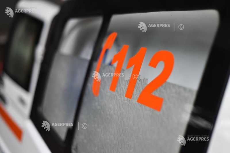 Copil aruncat de la etajul al patrulea în Pitești a murit