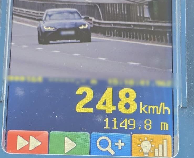 Șofer din București, VITEZĂ RECORD pe Autostrada Transilvania: 248 km/h!