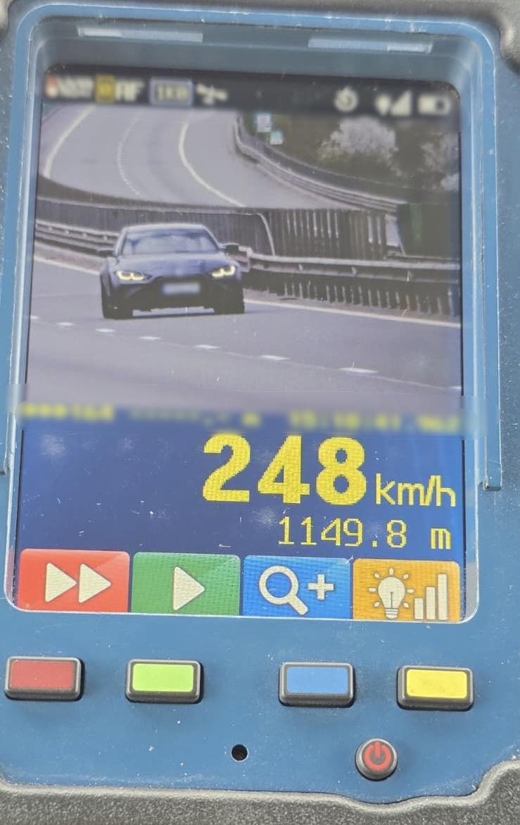 Șofer din București, VITEZĂ RECORD pe Autostrada Transilvania: 248 km/h!