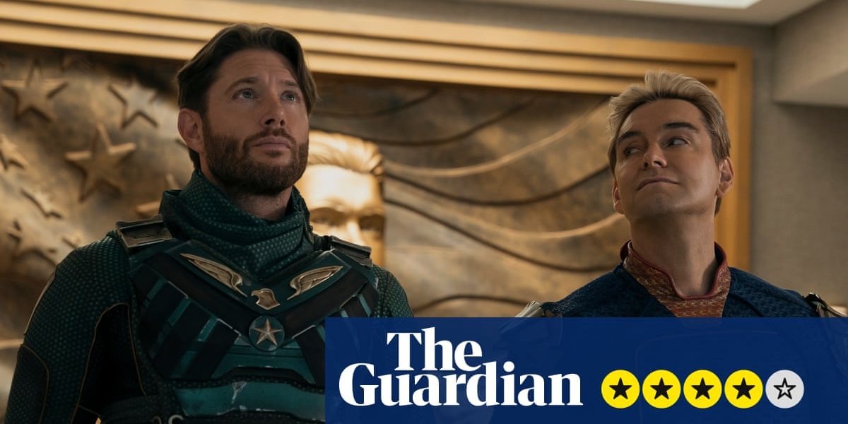 The Boys revine pentru ultimul său sezon, promițând unsprezece episoade explozive și un final pe măsură pentru povestea sângeroasă cu supereroi satirici