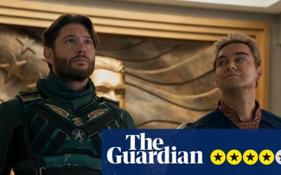 The Boys revine pentru ultimul său sezon, promițând unsprezece episoade explozive și un final pe măsură pentru povestea sângeroasă cu supereroi satirici