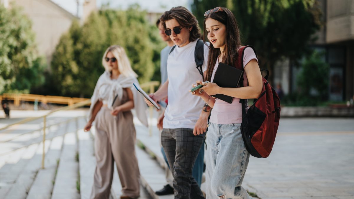 România, visul tinerilor: De ce aleg încă țara, nu Europa