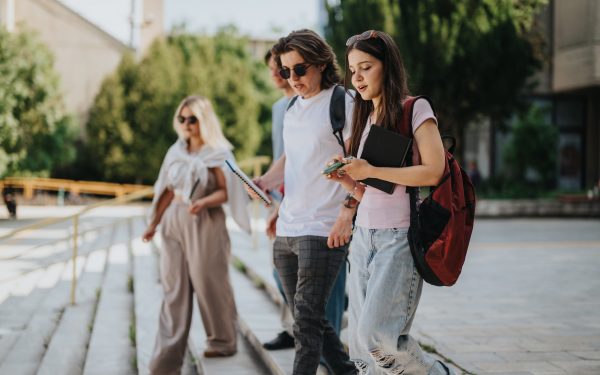 România, visul tinerilor: De ce aleg încă țara, nu Europa