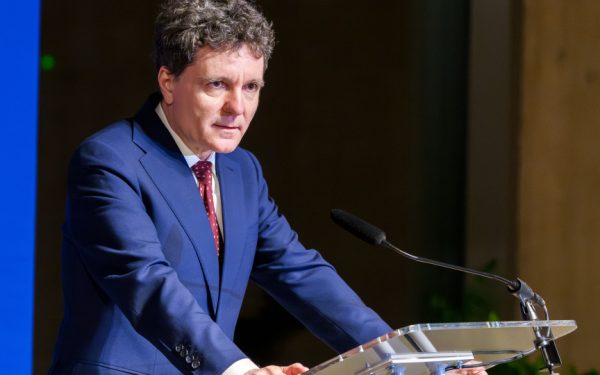 Nicușor Dan: Politicienii, conduși de electorat. Ce decizii proaste au luat