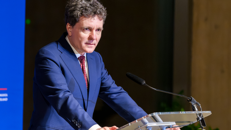 Nicușor Dan: Politicienii, conduși de electorat. Ce decizii proaste au luat