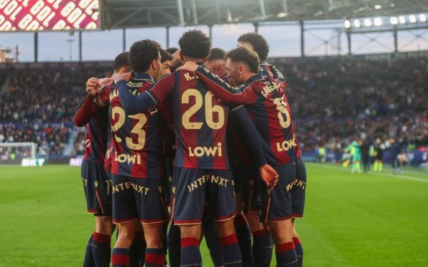 Singuri contra pericolului: Echipa și fanii, luptă pentru supraviețuire