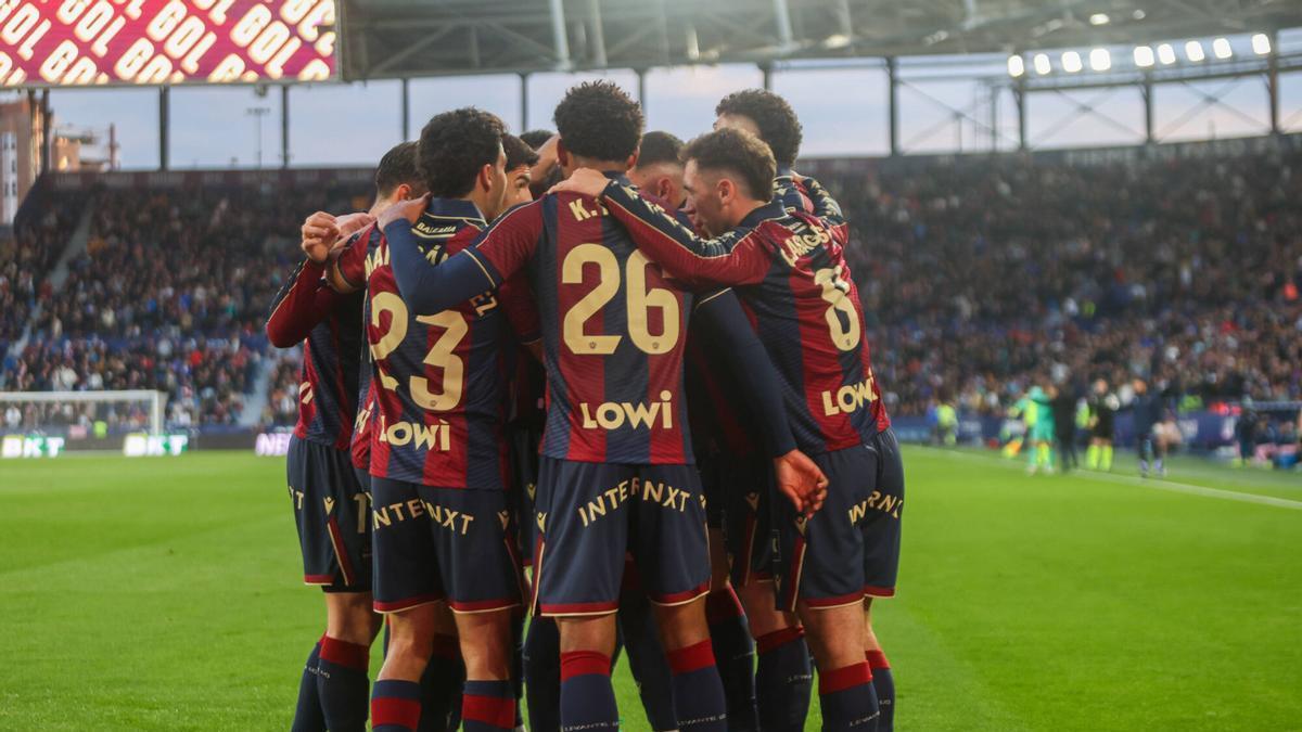 Singuri contra pericolului: Echipa și fanii, luptă pentru supraviețuire