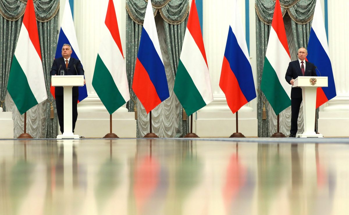 Peter Buda, expert în securitate și fost șef al serviciului secret al Ungariei, a respins duminică acuzațiile lansate de Serbia și Viktor Orban conform cărora poliția sârbă ar fi dejucat un atentat asupra conductei Turkstream, care aduce gaz rusesc în Europa Centrală, inclusiv în Ungaria