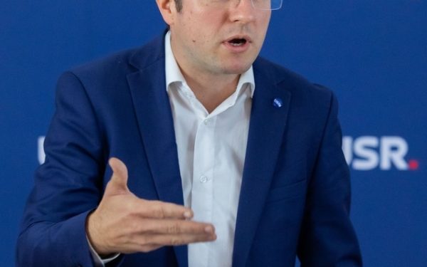 Irineu Darău (USR): Criza amplifică haosul, cine are de câștigat din instabilitate