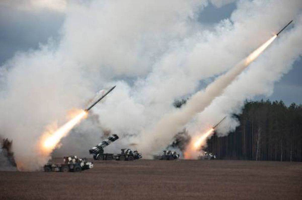 Armata israeliană se pregătește pentru o eventuală atacare a instalațiilor energetice iraniene, însă aceasta nu se va produce fără o aprobare oficială din partea Statelor Unite, a declarat sâmbătă un înalt oficial israelian din domeniul apărării