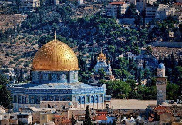 Lumina Sfântă de la Ierusalim, adusă în România cu un zbor special