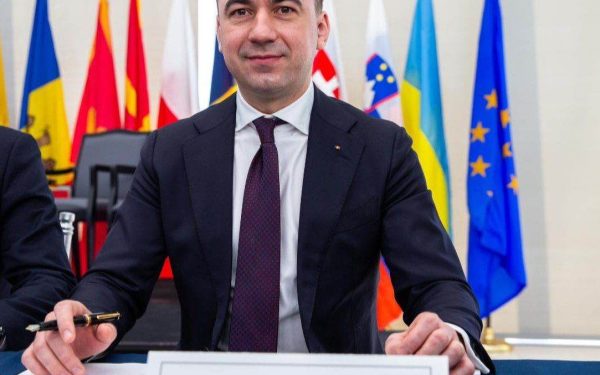 Ivan (Antena 3): SUA dă OK pentru Petrotel. Scăpăm de prețuri mari la benzină