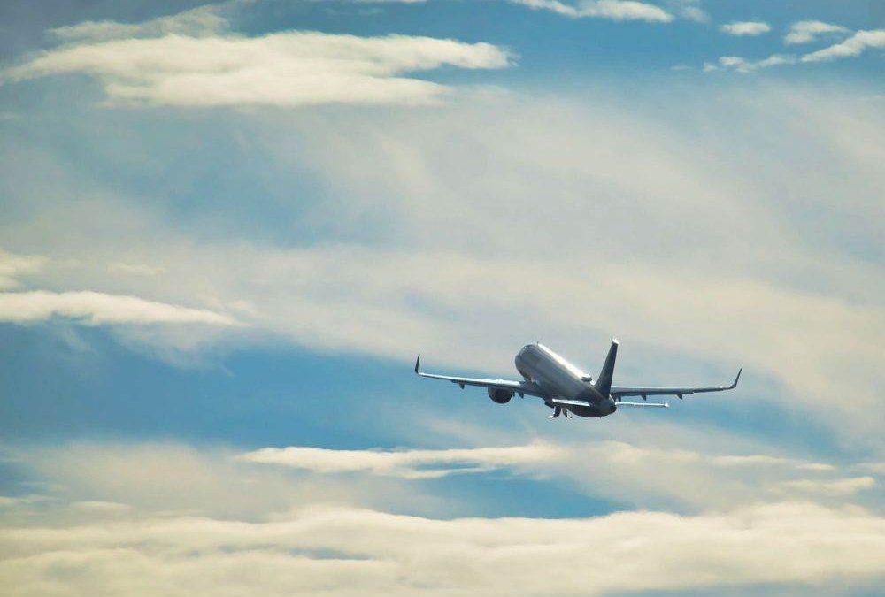 TAROM: Scumpirea kerosenului îngroapă în scumpiri și biletele de avion