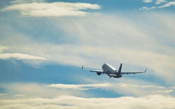 TAROM: Scumpirea kerosenului îngroapă în scumpiri și biletele de avion