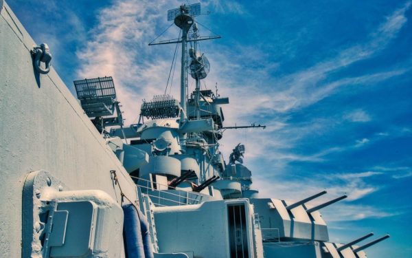 Iranul blochează Strâmtoarea Ormuz, tensiunile cresc în regiune