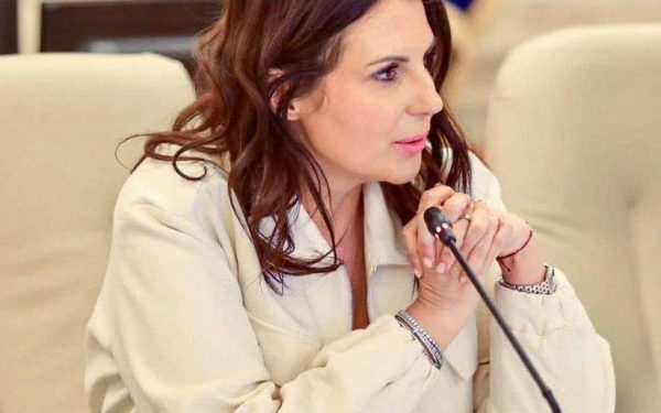 Horga (PNL): "Guvernul NU vinde companii, doar listează pachete minoritare"