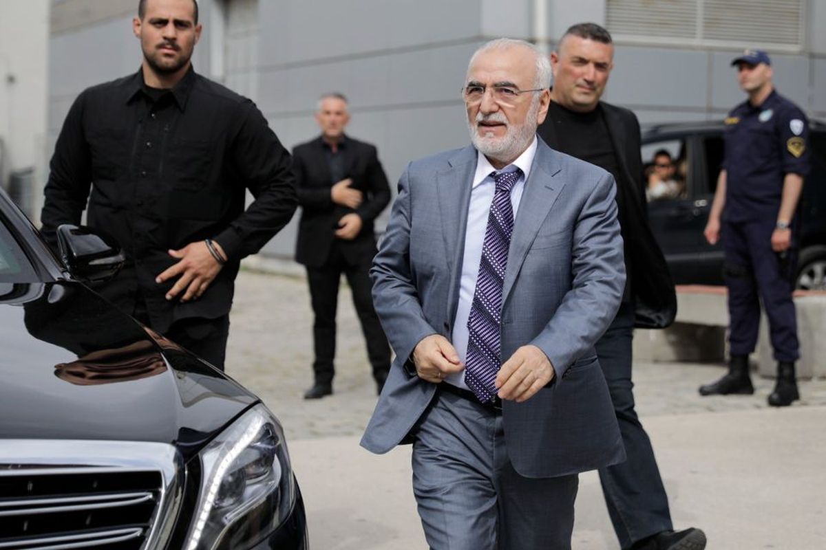Savvidis scoate 8 milioane € din buzunar pentru Răzvan Lucescu