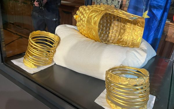 Coiful de la Coțofenești, comoara de istorie, revine la București