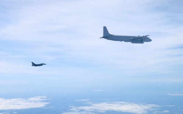 F-16 ROMÂNEȘTI, alertă în Baltice: Avion rus interceptat în spațiul aerian internațional