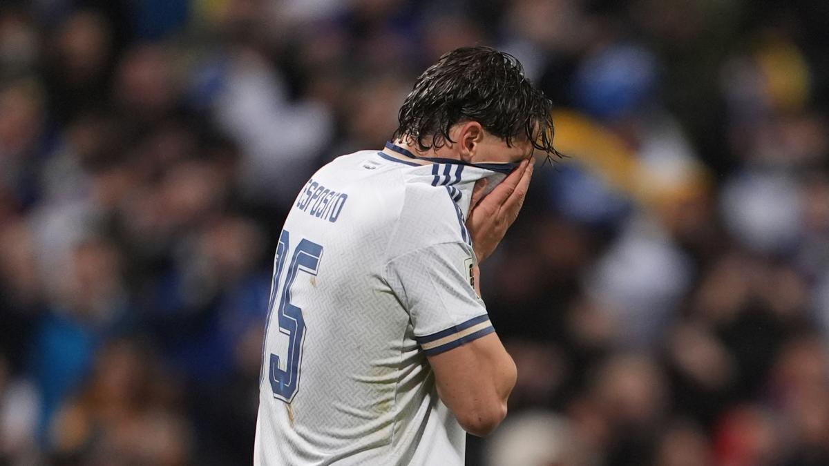 Italia va rămâne pentru a treia oară consecutiv în afara Campionatului Mondial de fotbal, o realitate dureroasă care marchează o nouă etapă în criza sportului rege din peninsulă